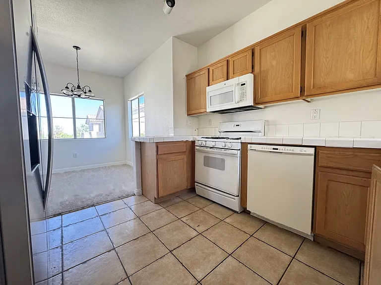 2120 Calville St #202 — Photo 8