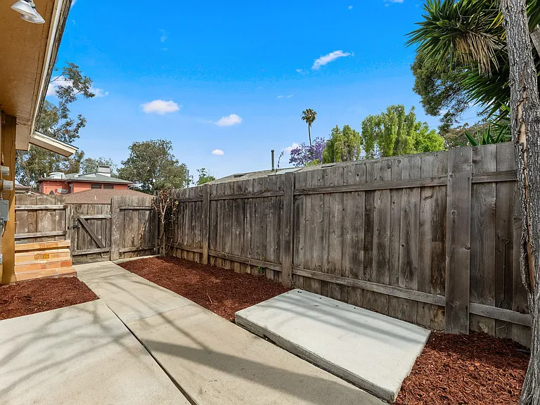 2648 Juan St — Photo 17