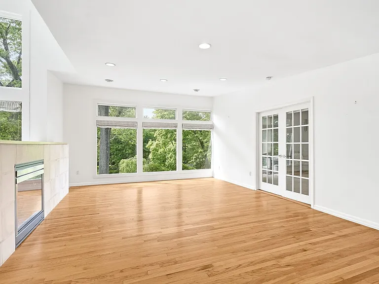 12 Seely Pl — Photo 4
