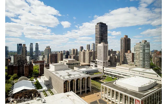 Rented by Douglas Elliman | media 8