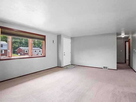 5th image of 421 Cherrywood Dr