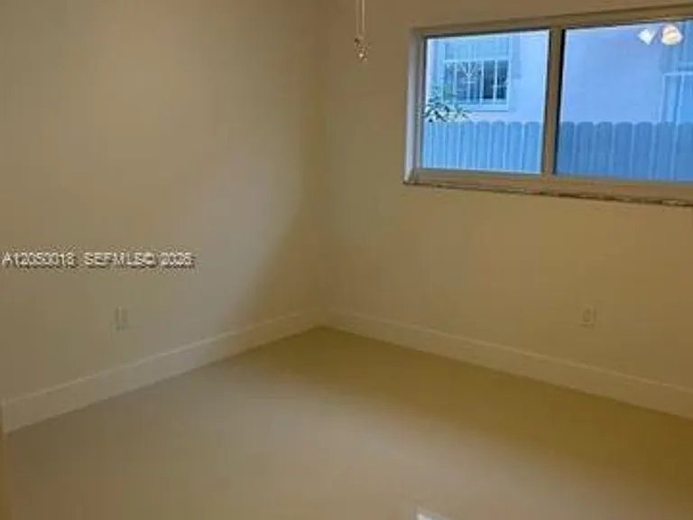 1745 SW 21st St #1745 — Photo 8