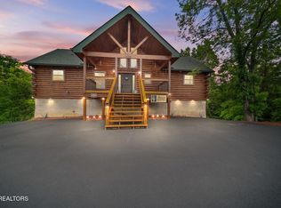 2058 Eagle Feather Dr, Sevierville, TN 37876