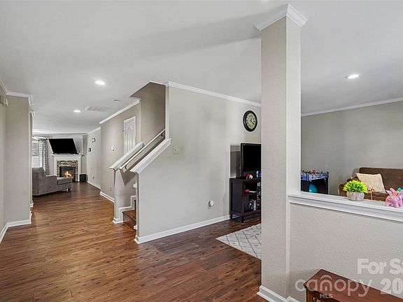 2nd image of 1729 Red Bird Cir
