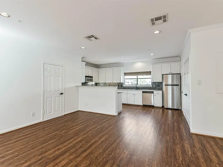 17 Waugh Dr #209 — Photo 9