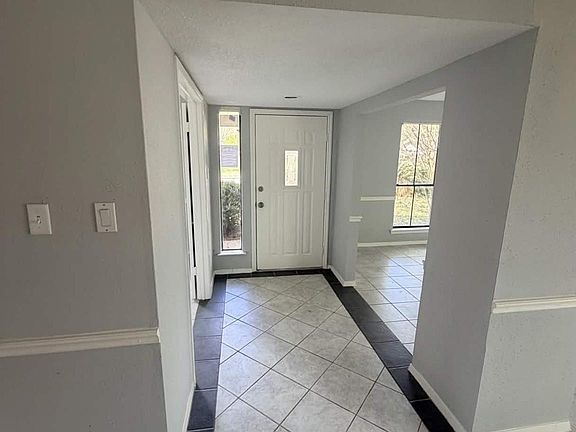 2nd image of 3403 Woodstream Pl