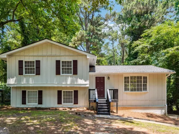 234 Kenilworth Cir, Stone Mountain, GA 30083