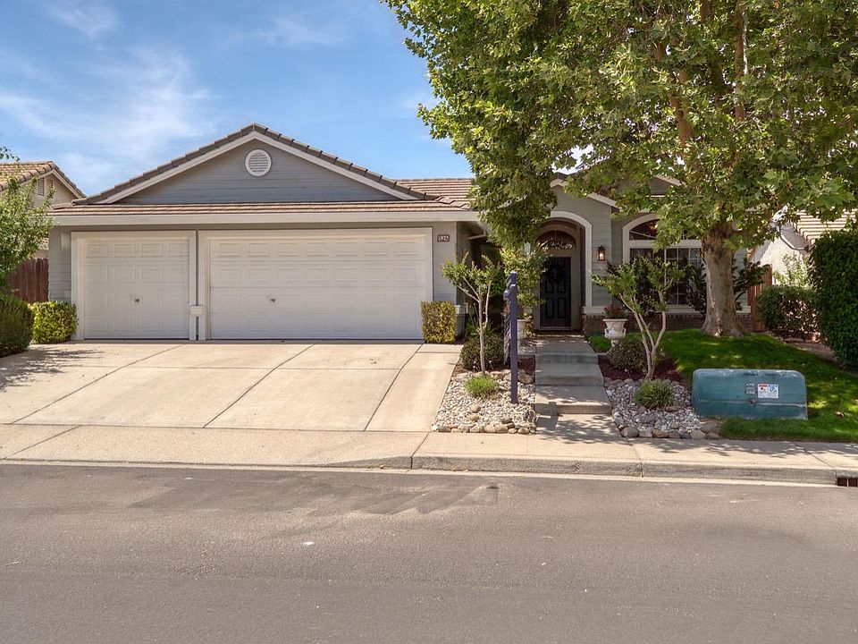 1st image of 528 Buccaneer Ave
