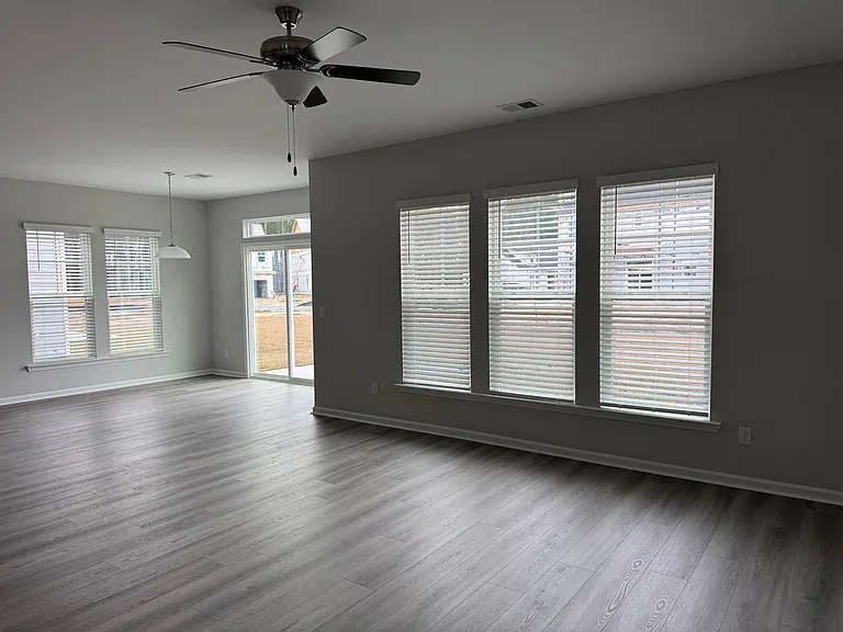 105 Fenway St — Photo 6