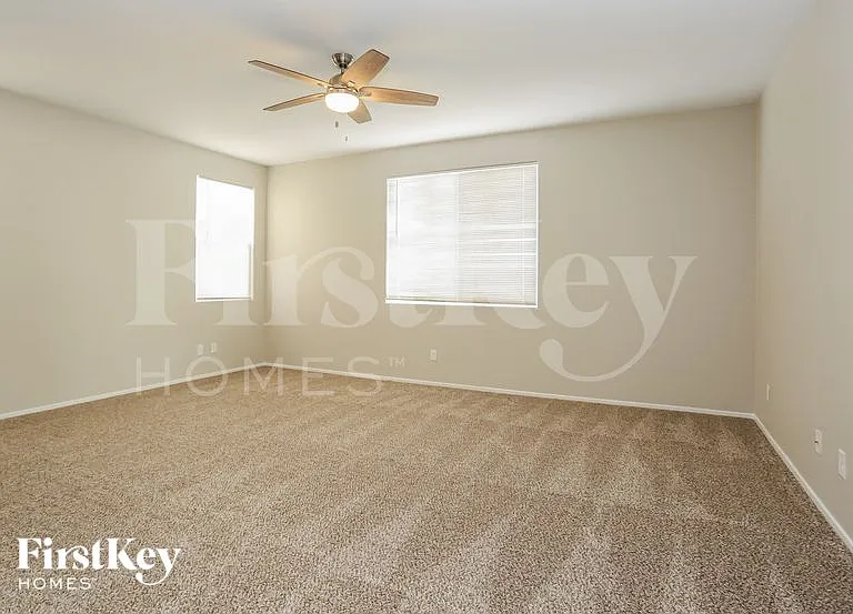 4056 Little Bay Ave — Photo 3