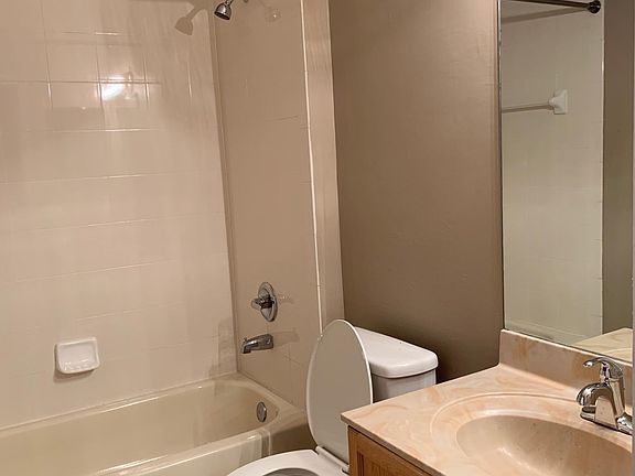 5th image of 3038 Cummings Ave