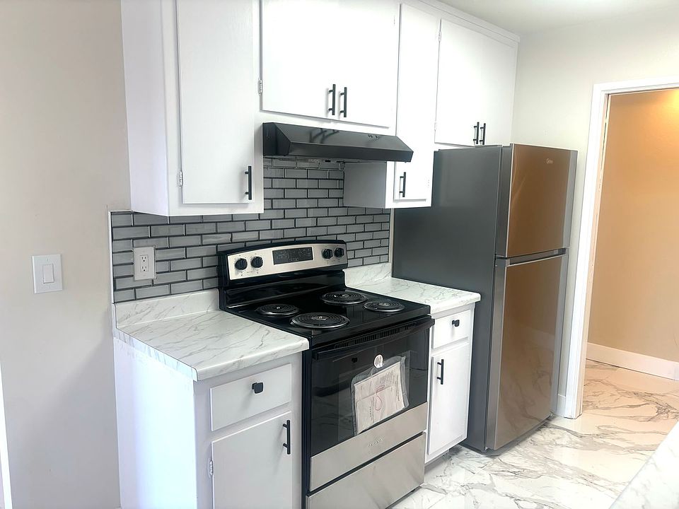 1st image of 3239 Glendora Dr Unit 6
