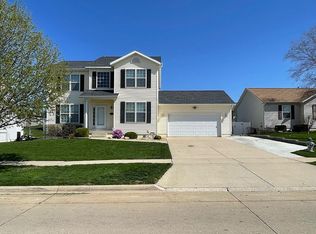 1927 Erik Rd, Cedar Falls, IA 50613