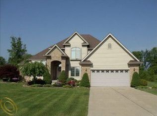 23960 Fairview Dr #11, New Boston, MI 48164
