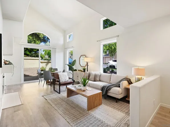 3696 Ruette De Vl, San Diego, CA 92130