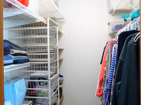 master walk-in closet (2)