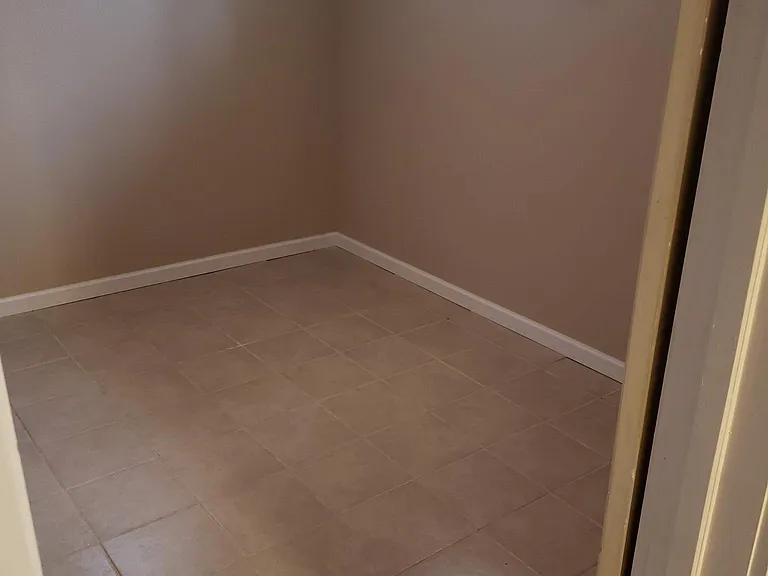 206 Clark St — Photo 5
