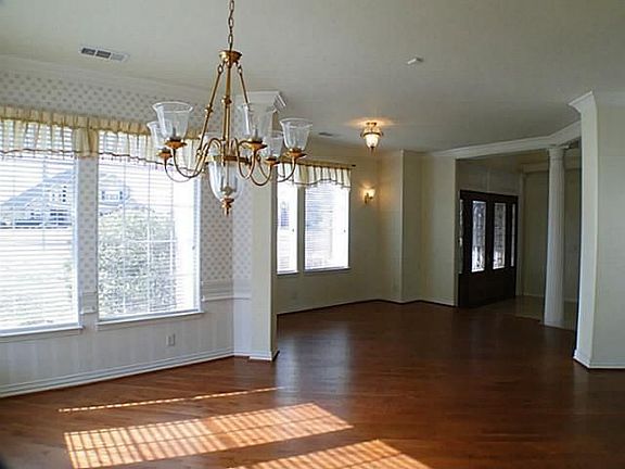 2nd image of 1889 Sinclair Ct