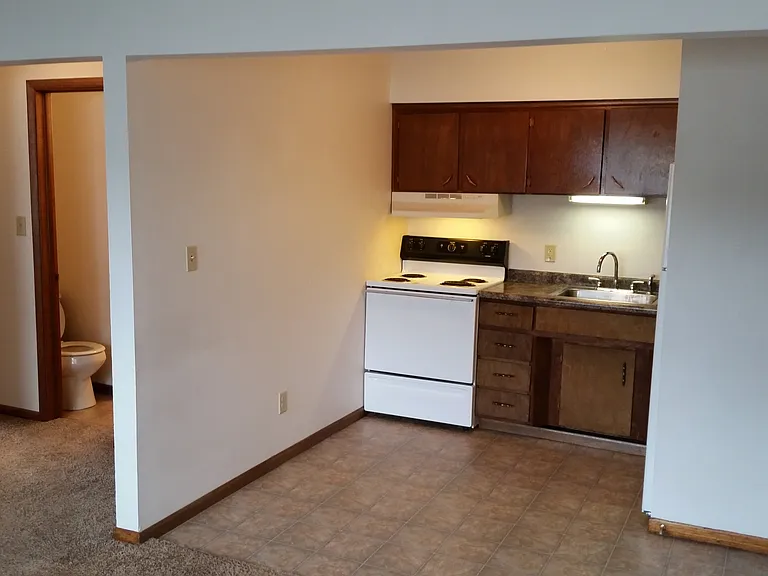 Cedar Crest Dr 321 - 8 — Photo 3
