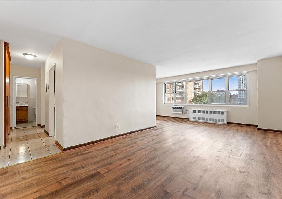 1st image of 2942 W 5th St APT 4O