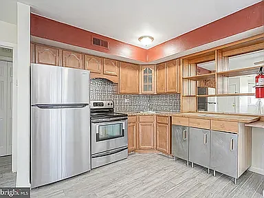 1065 Waldon Ct — Photo 8