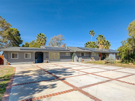 3rd image of 2092 Surrey Ln