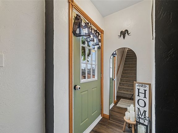 5th image of 209 Main St