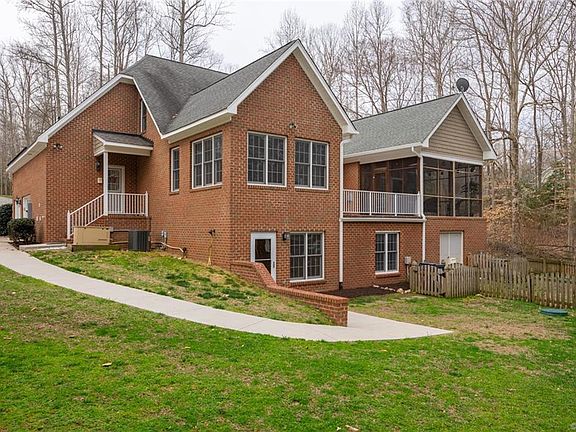 3rd image of 2038 Valley Springs Ct