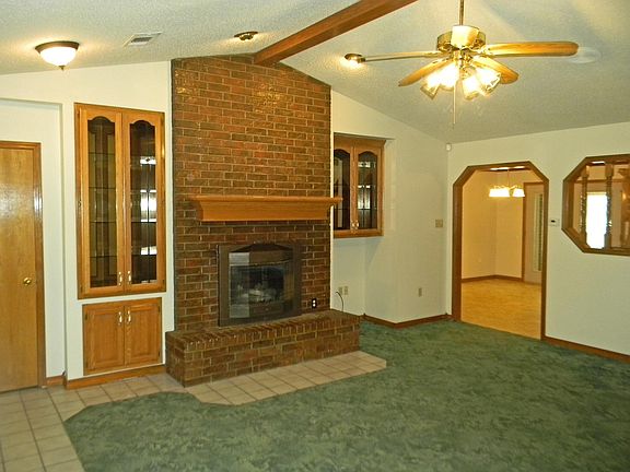 3rd image of 614 S Knoxville Ave