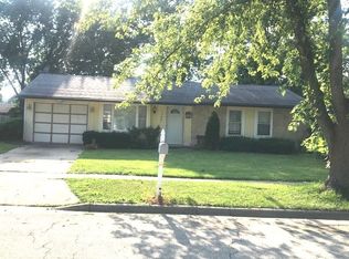 1190 Hunter Dr, Elgin, IL 60120