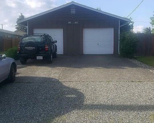 2nd image of 161 & 163 134th St E
