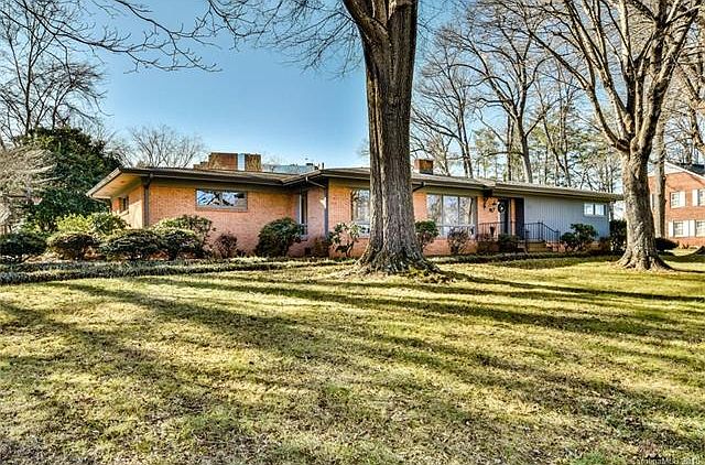 1st image of 567 Lakeside Dr