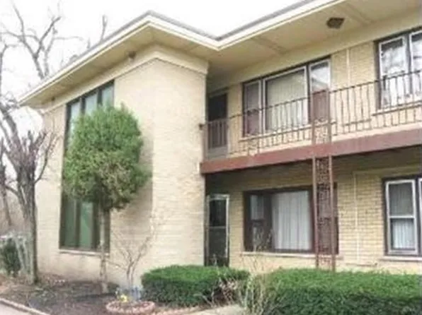 11 King Arthur Ct APT 2, Northlake, IL 60164