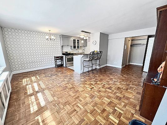 1st image of 150 Hawthorne St APT 2R