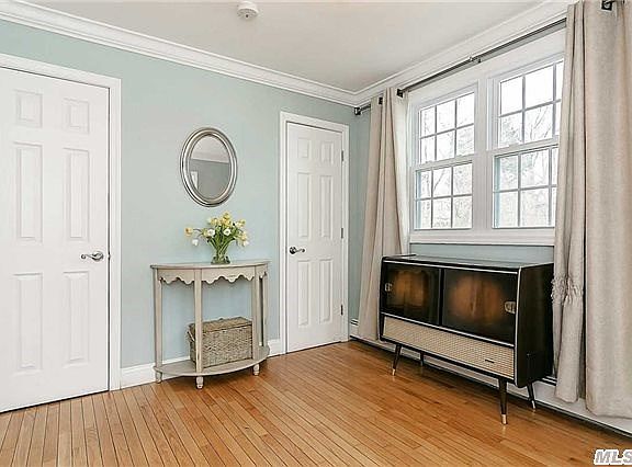 4th image of 5 Bolton Dr