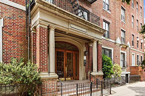 Rented by Compass | media 11