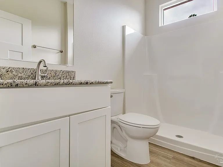 1002 W Hernandez St #A — Photo 8