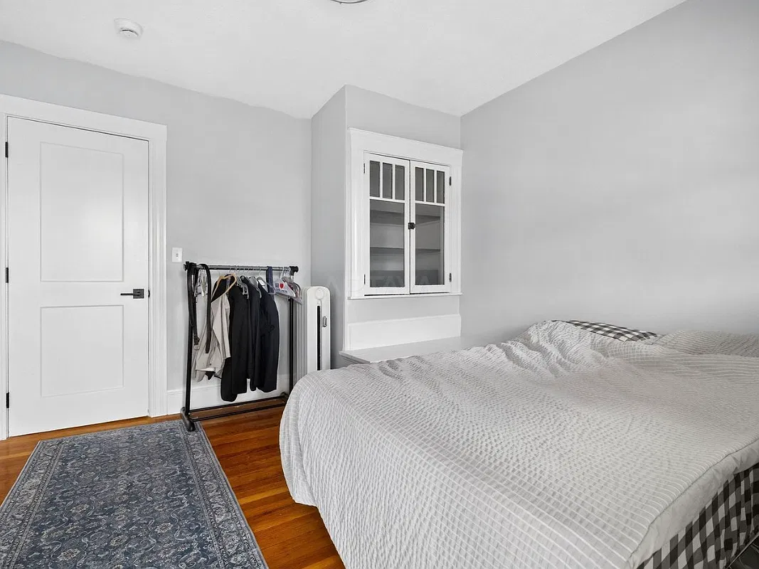 4 bed, $5,400 — Photo 3
