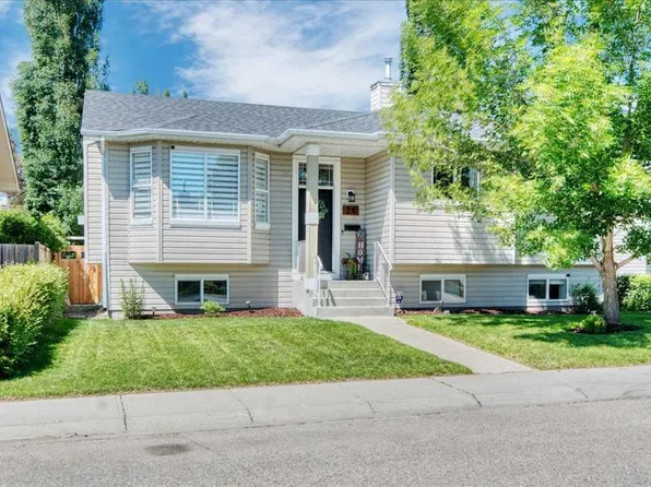 26 E Strathford Close, Strathmore, AB T1P 1S5