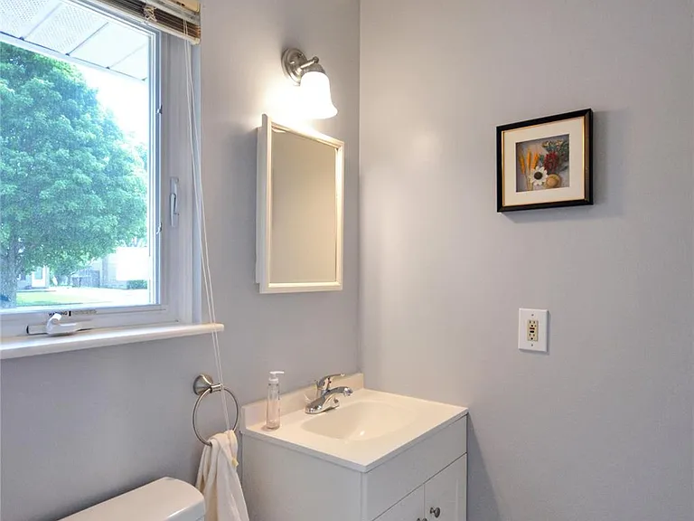 37653 Longacre Dr — Photo 16