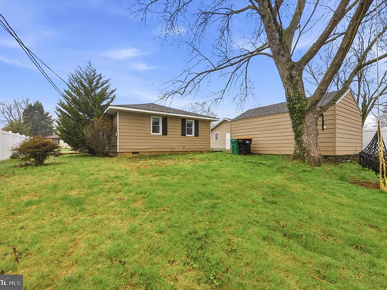 3832 Frances Ave — Photo 3