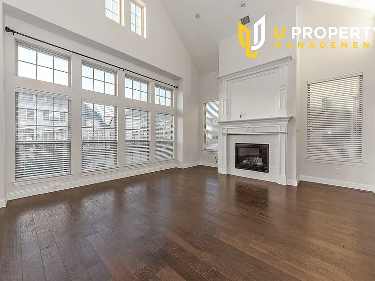 1017 Midland Dr — Photo 4
