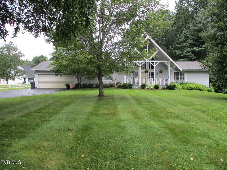 1st image of 213 Edgefield Rd