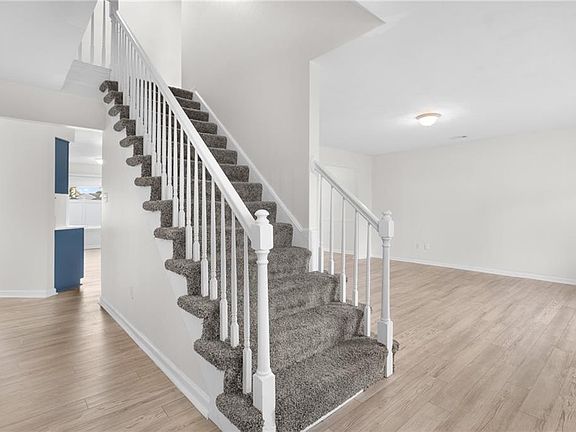 5th image of 3205 Vermeer Dr