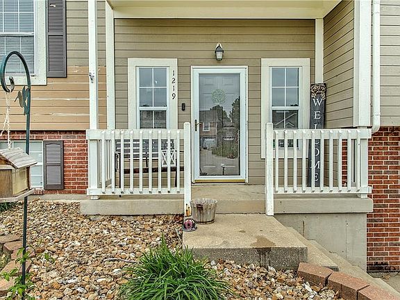 3rd image of 1219 N Ponca Dr