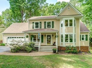 8637 Whirlaway Dr, Midlothian, VA 23112