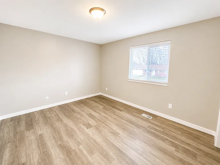 373 Lakewood Dr — Photo 13
