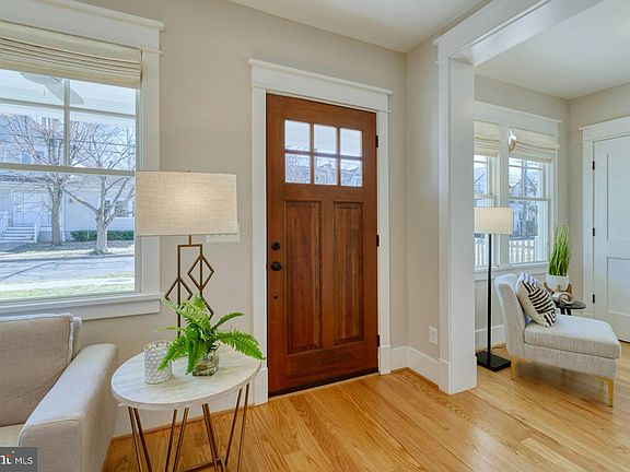 5th image of 418 E Windsor Ave