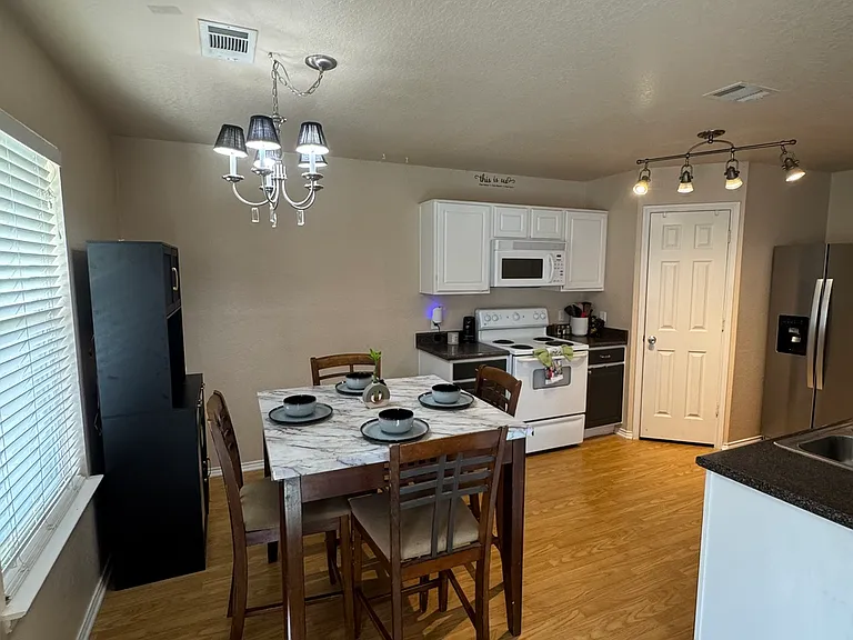 337 Longhorn Way — Photo 3