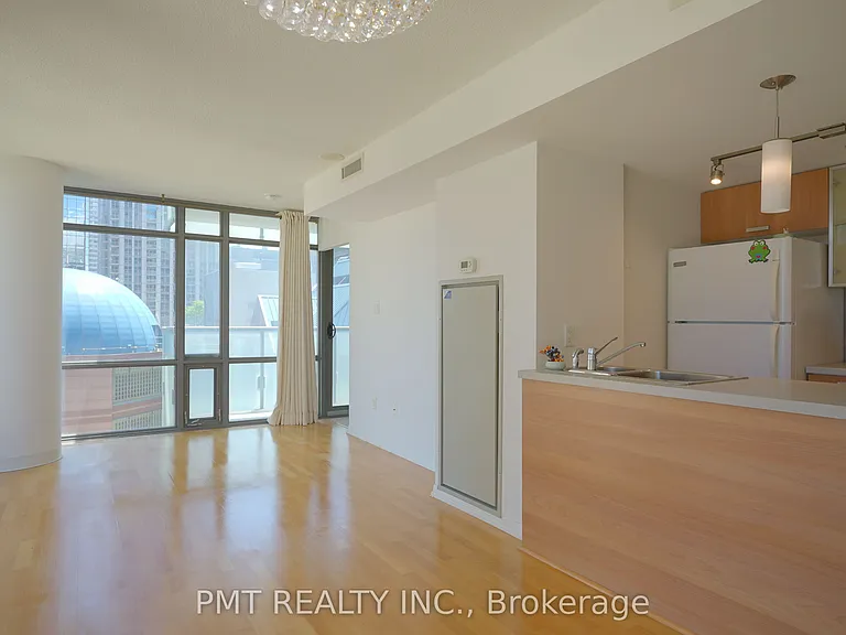 38 Grenville St #1607 — Photo 5